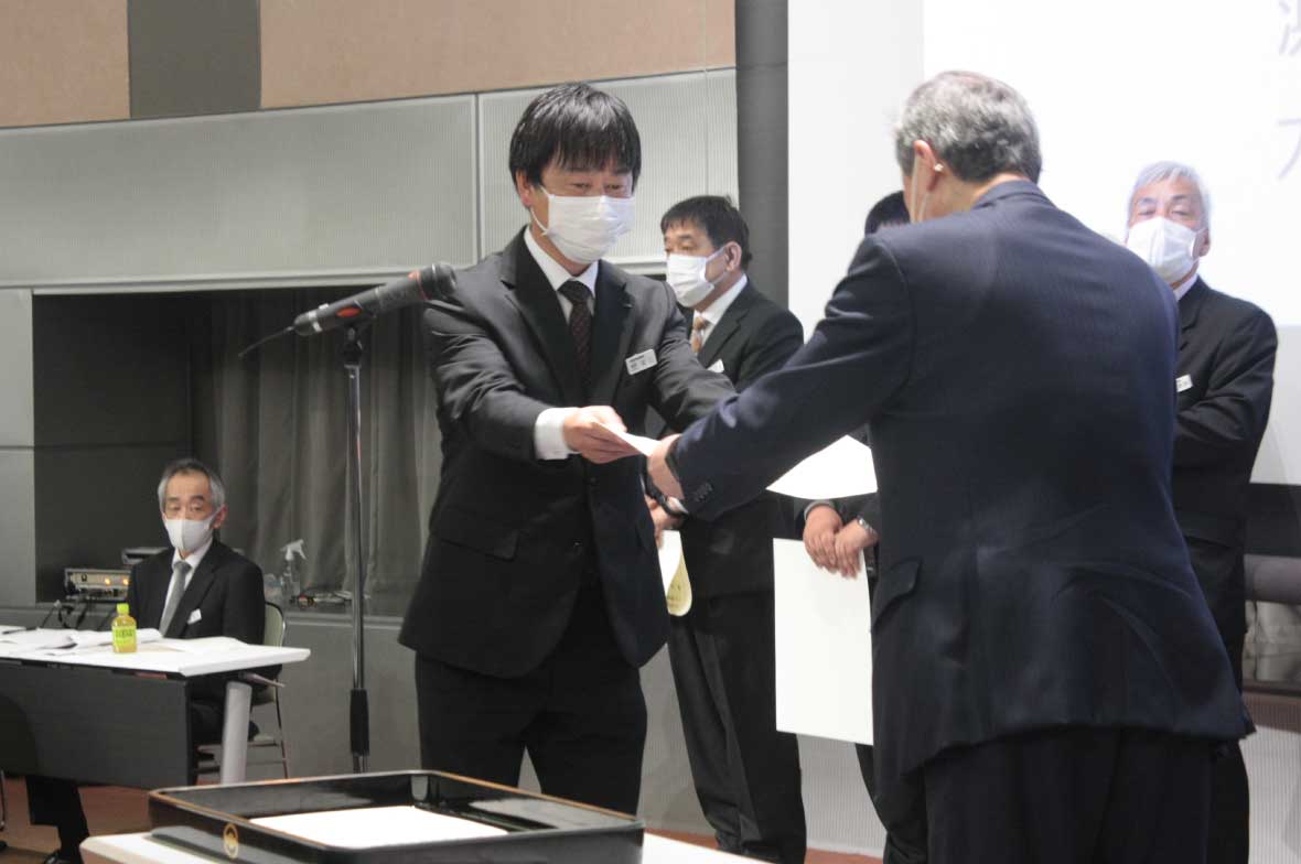 優秀社員表彰制度表彰の様子