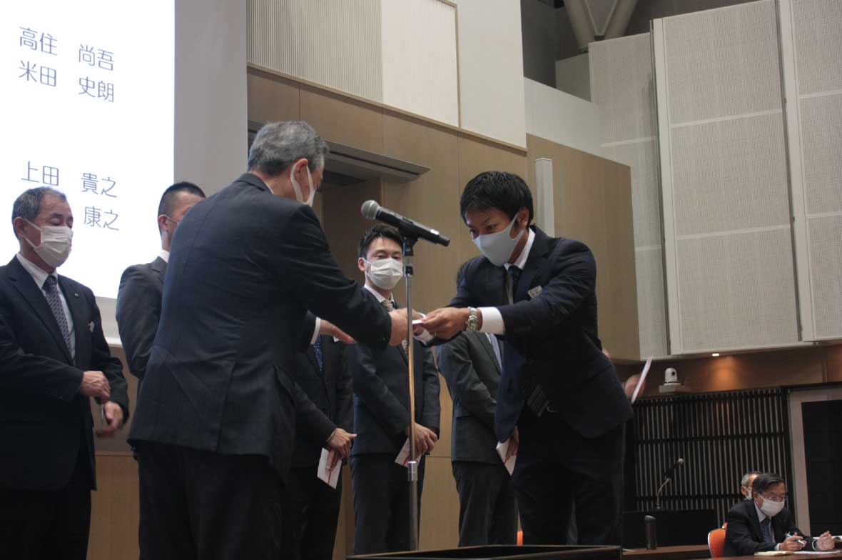 優秀社員表彰制度表彰の様子